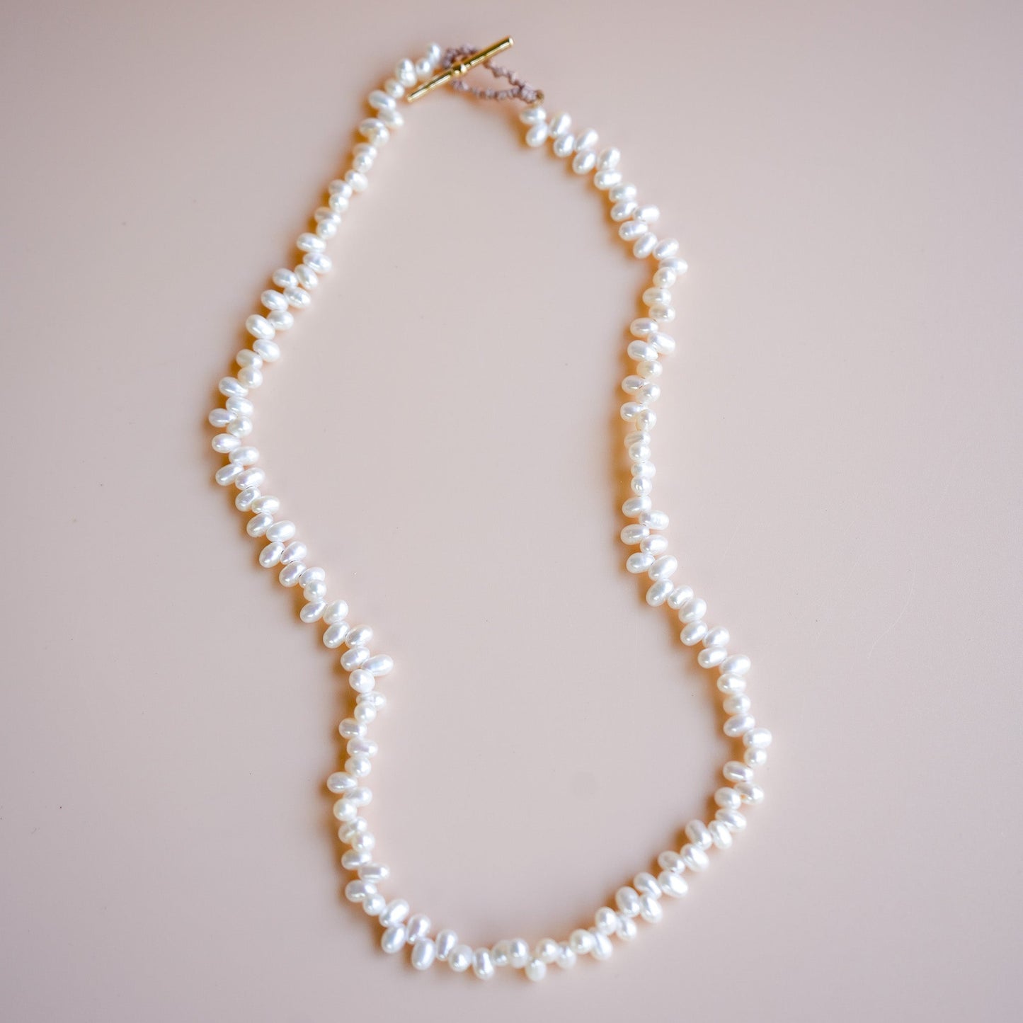 FUNKY FRESHWATER NECKLACE