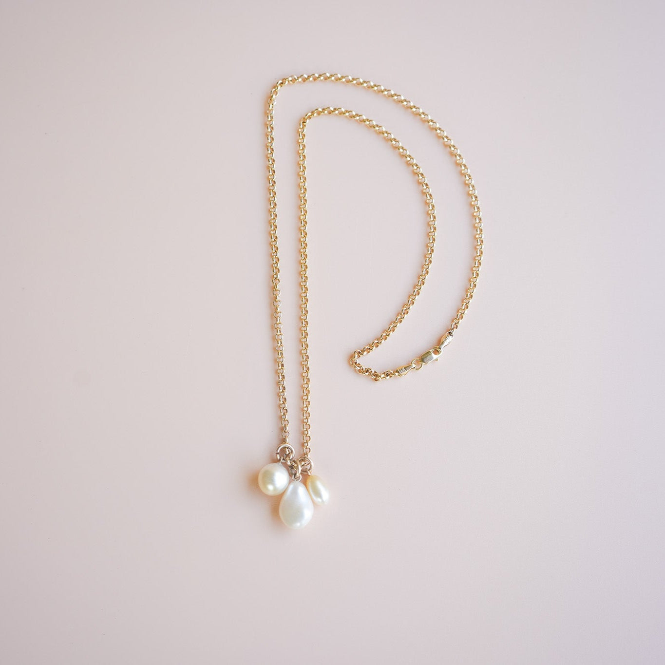 Southsea pearls necklace in a classic 14K gold chain